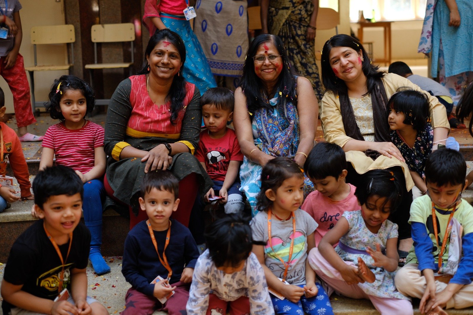 Uma Mohan (in the centre) along with the teachers and kids