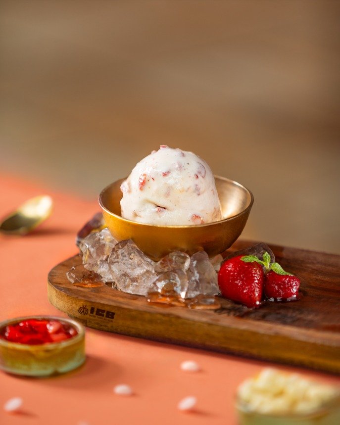 White Chocolate & Strawberry Ice Cream