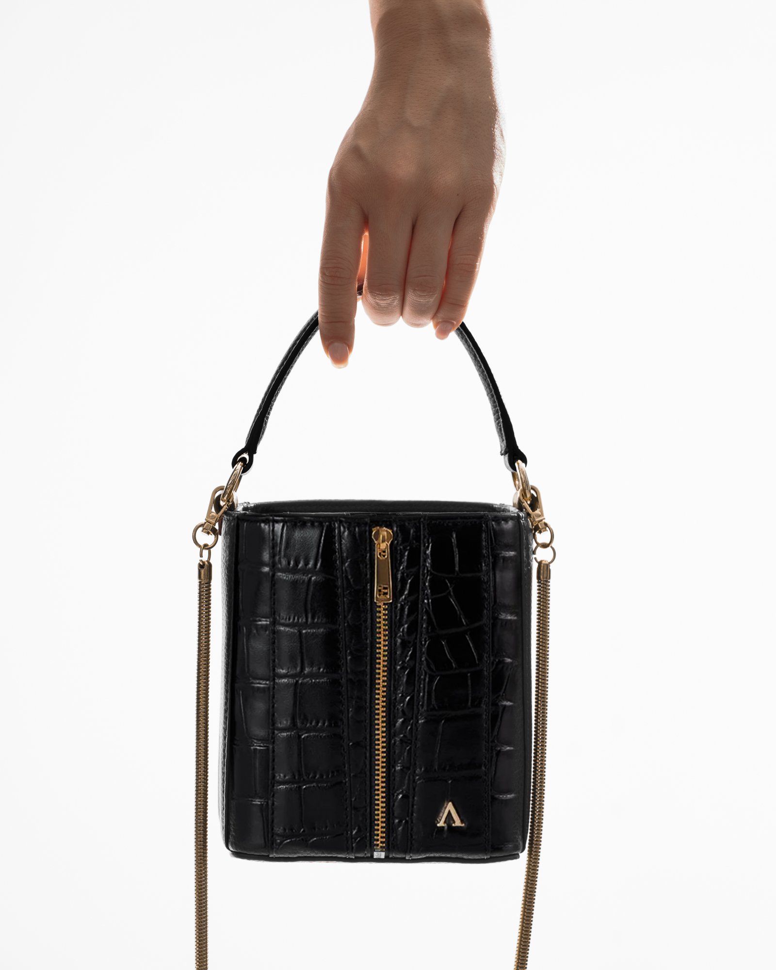 Akinna Giorgia Bucket