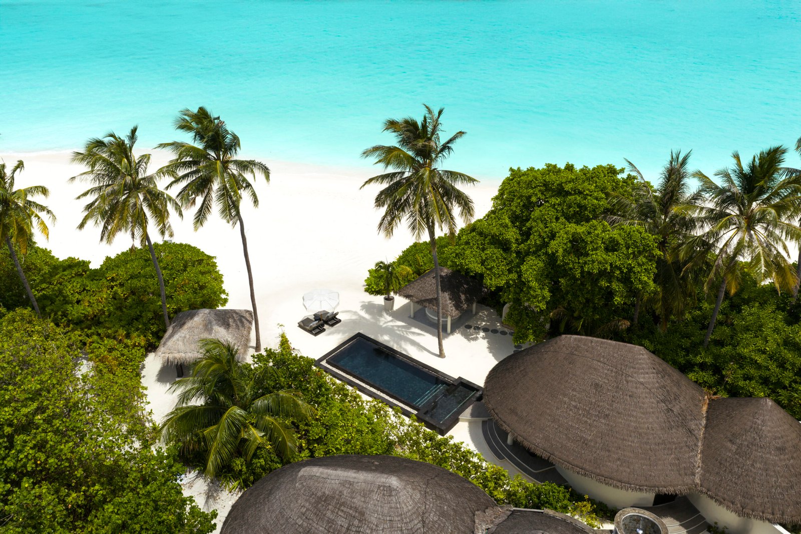 Beachfront Villas at Iru Fushi