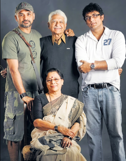 Ajinkya with brother Abhinay, mother Seema & father Ramesh Deo